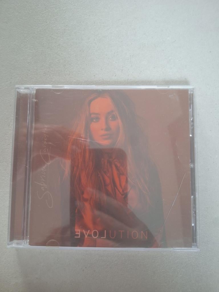 Evolution: Sabrina Carpenter, Enlèvement, Comme neuf