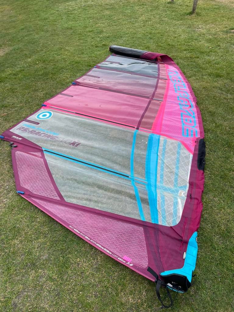 KOOPJE Neilpryde RS racing evo XI 11 7,8 & 8,6, Watersport en Boten, Ophalen, 7 m² of meer, Zeil, Gebruikt