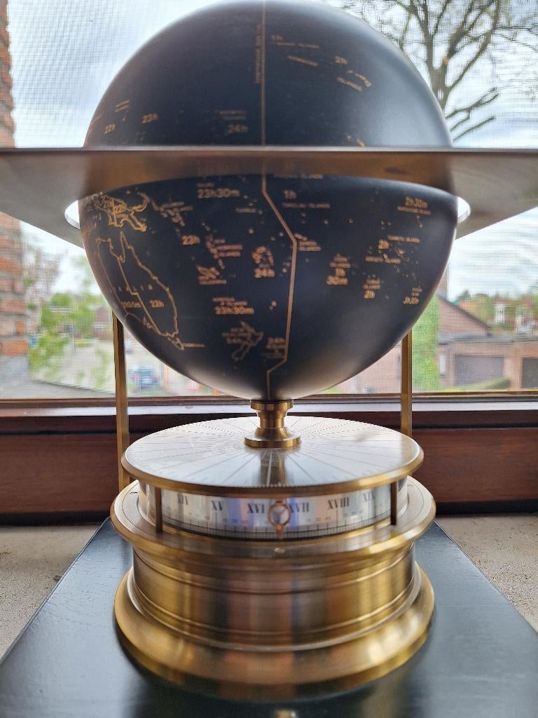 Royal Geographic Society Wereldbol, Enlèvement