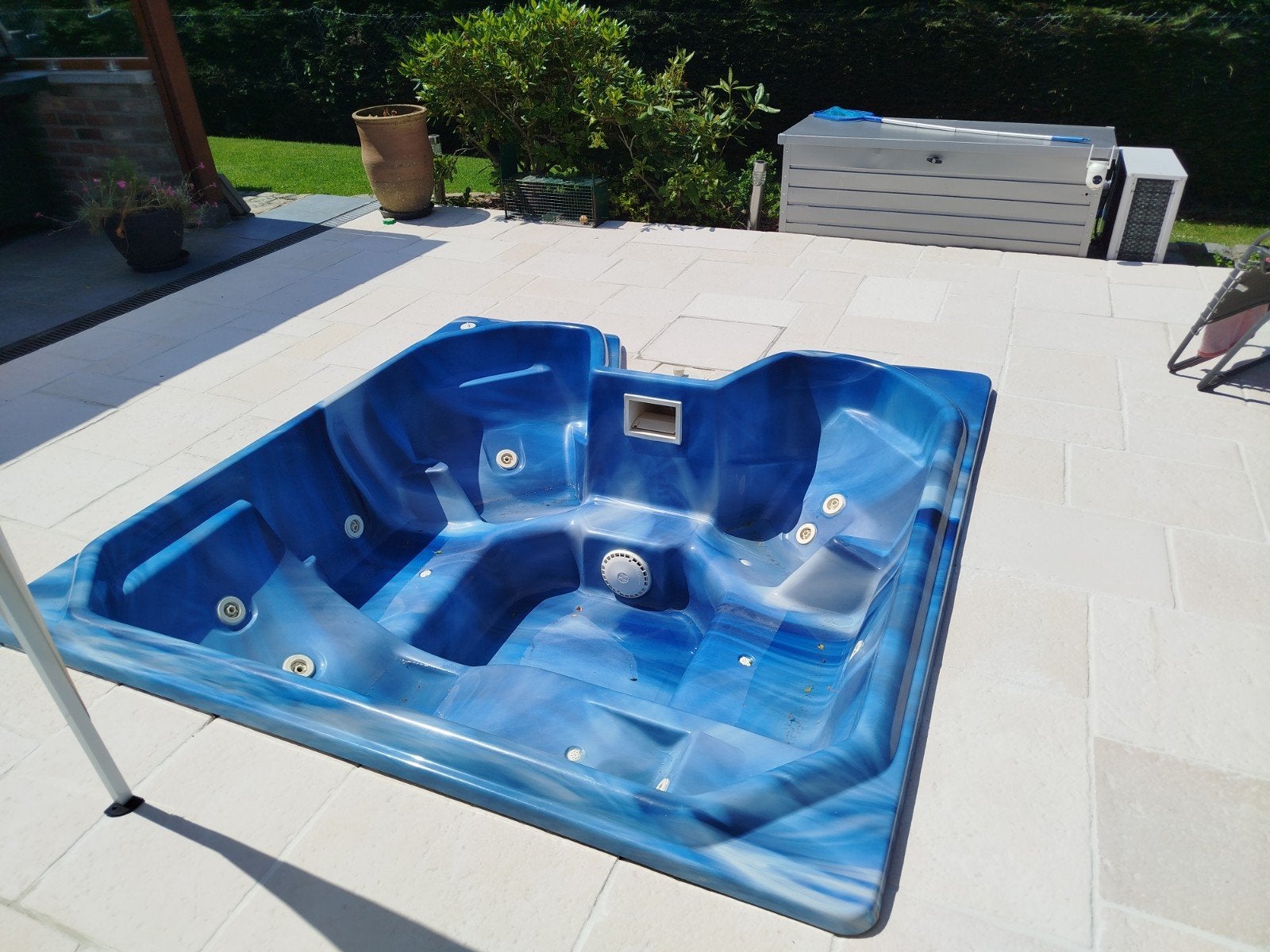 Jacuzzi, Enlèvement, Pompe