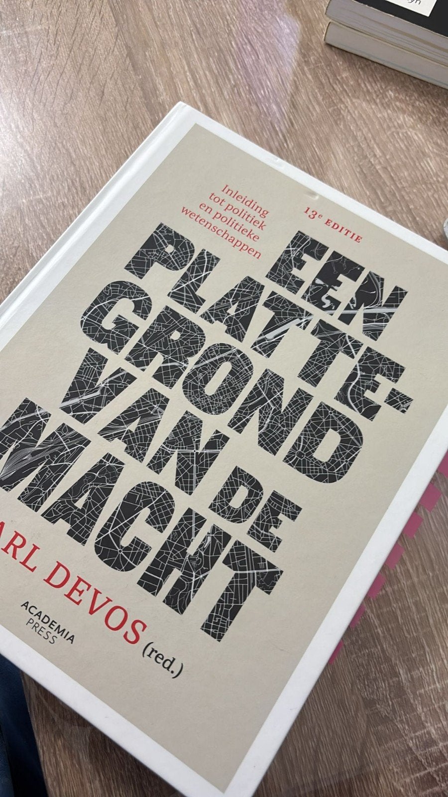 Een plattegrond van de macht  9789401495028 Carl Devos - 202, Ophalen of Verzenden, Carl Devos