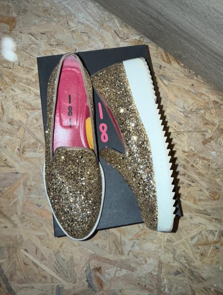 Mocassin 181 doré, Kleding | Dames, Schoenen met lage hakken, Overige kleuren, Ophalen of Verzenden, Zo goed als nieuw
