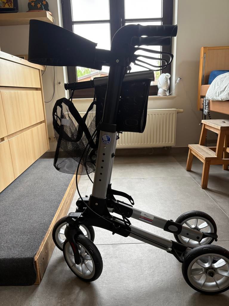 Rollator Quadri-light, Enlèvement, Comme neuf