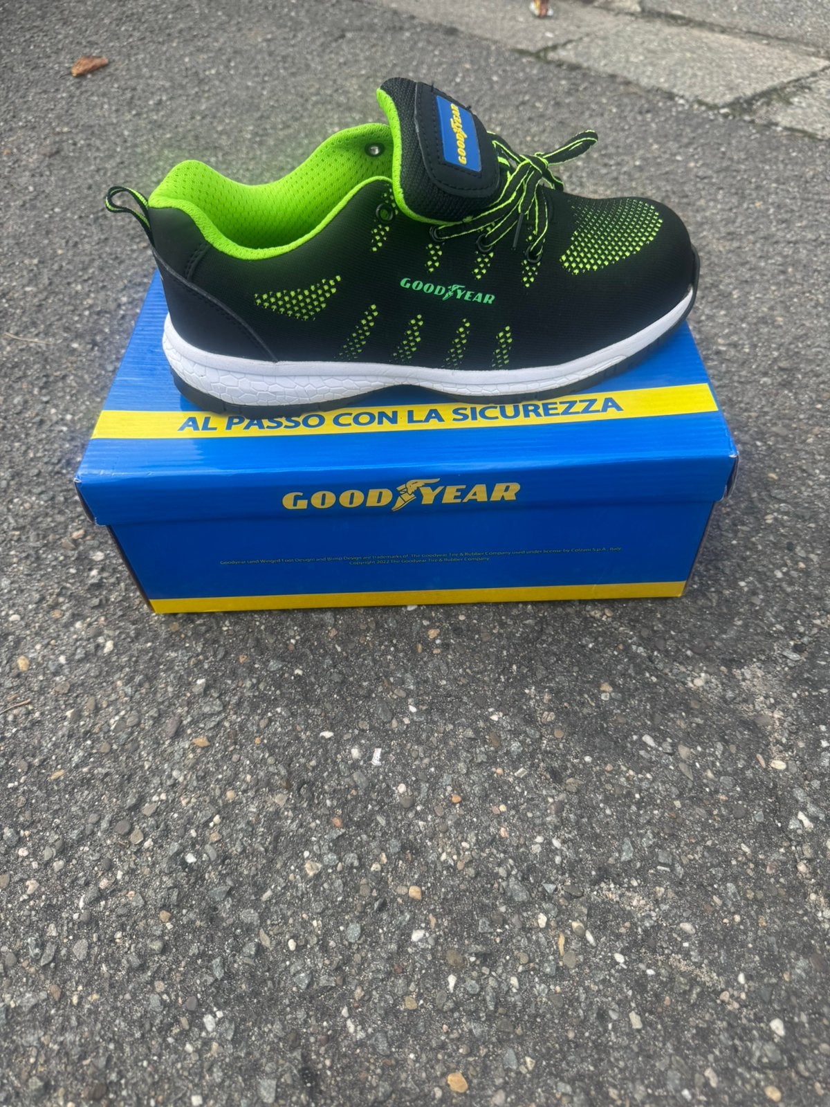 Baskets de sécurité GOOD YEAR taille 41 neuves., Neuf, Chaussures de travail, Enlèvement, Noir