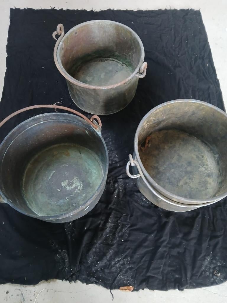 Vintage koperen ketels, Ophalen