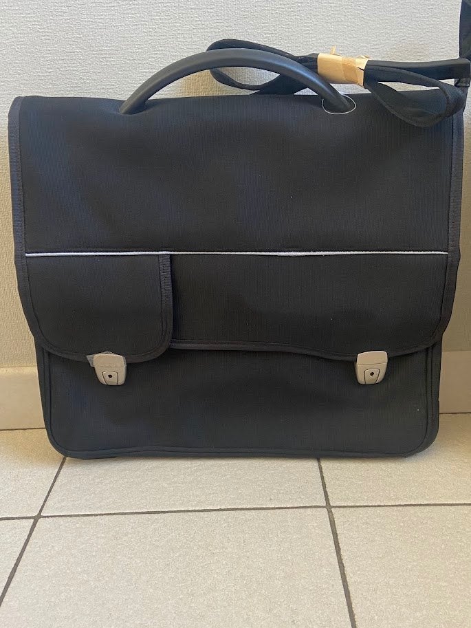 Nieuwe uiterst geriefelijke zwarte boekentas/schooltas, Ophalen, Nieuw, Zwart, Aktetas of Boekentas