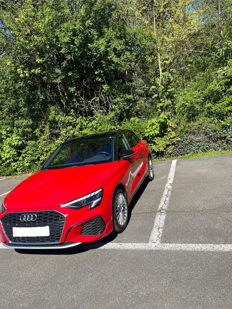 Audi A3 Sportback 10/2023 30TFSI automatique 40 000km, Rouge, Achat, Carnet d'entretien, Noir