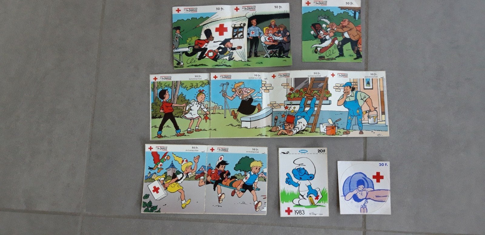 Oude stickers Rode Kruis, Ophalen