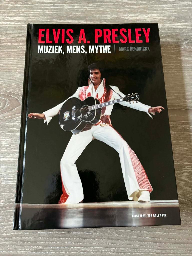 Elvis boek muziek, mens mythe, (derde uitgebreide editie), Boeken, Muziek, Ophalen of Verzenden, Zo goed als nieuw, Artiest