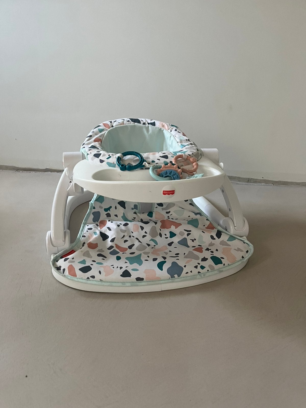Activiteitenstoel + speeltjes en dienblad, Kinderen en Baby's, Kinderstoelen, Ophalen, Zo goed als nieuw
