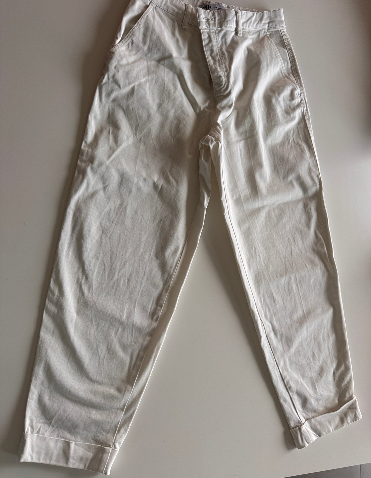 Zara witte broek maat 36 gedragen, Enlèvement ou Envoi, Taille 36 (S), Longs, Porté