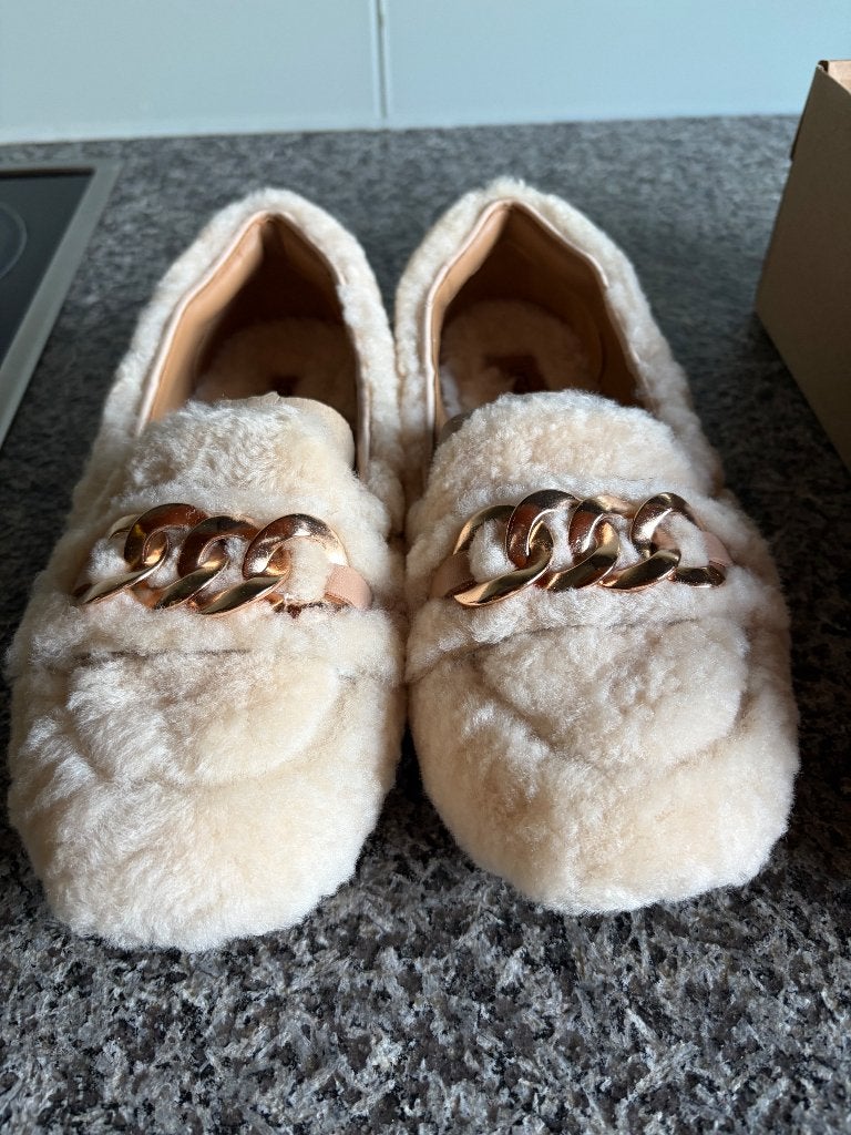 Pantoffels UGG, Neuf, Enlèvement ou Envoi, Beige, Pantoufles