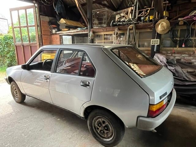 oldtimer, Auto's, Renault, Voorwielaandrijving, Stof, Overige kleuren, Handgeschakeld