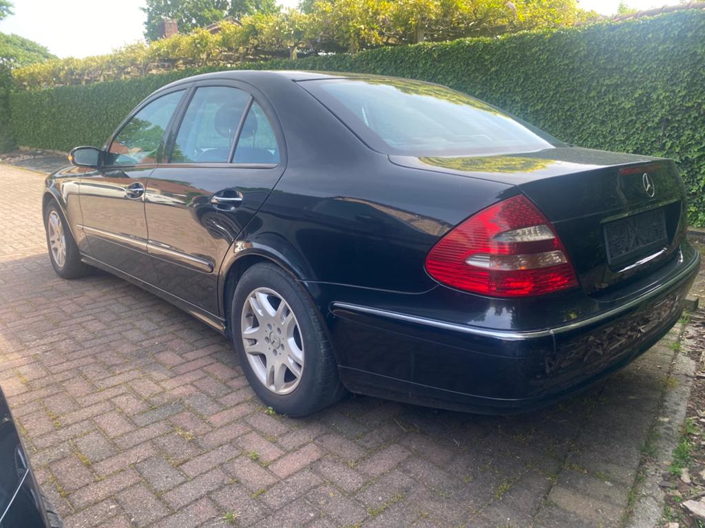 Mercedes E220cdi automaat avantgarde, Auto's, Automaat, Achterwielaandrijving, Zwart, Leder en Stof