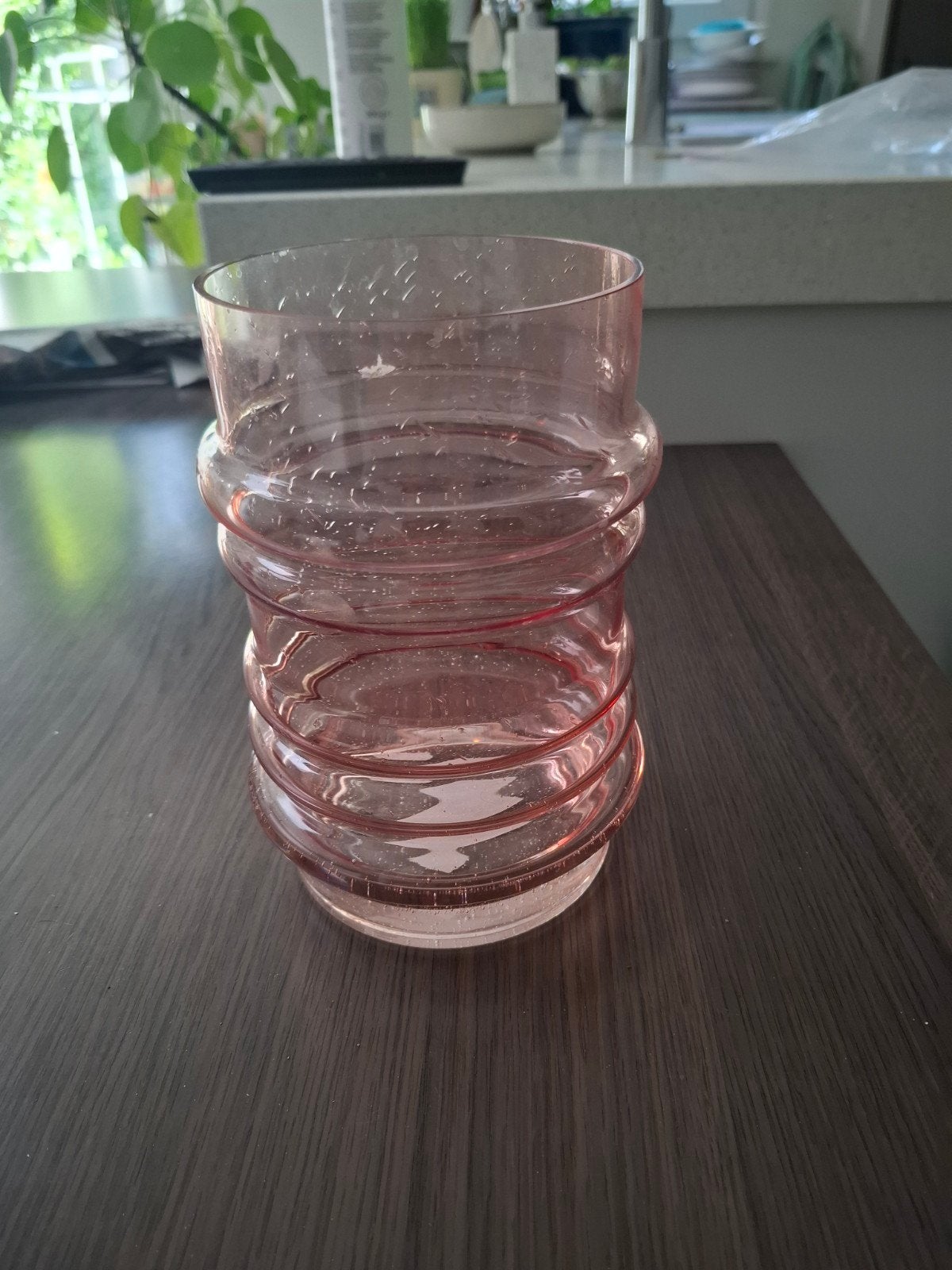 zalmkleurige vaas van j-line, Ophalen of Verzenden