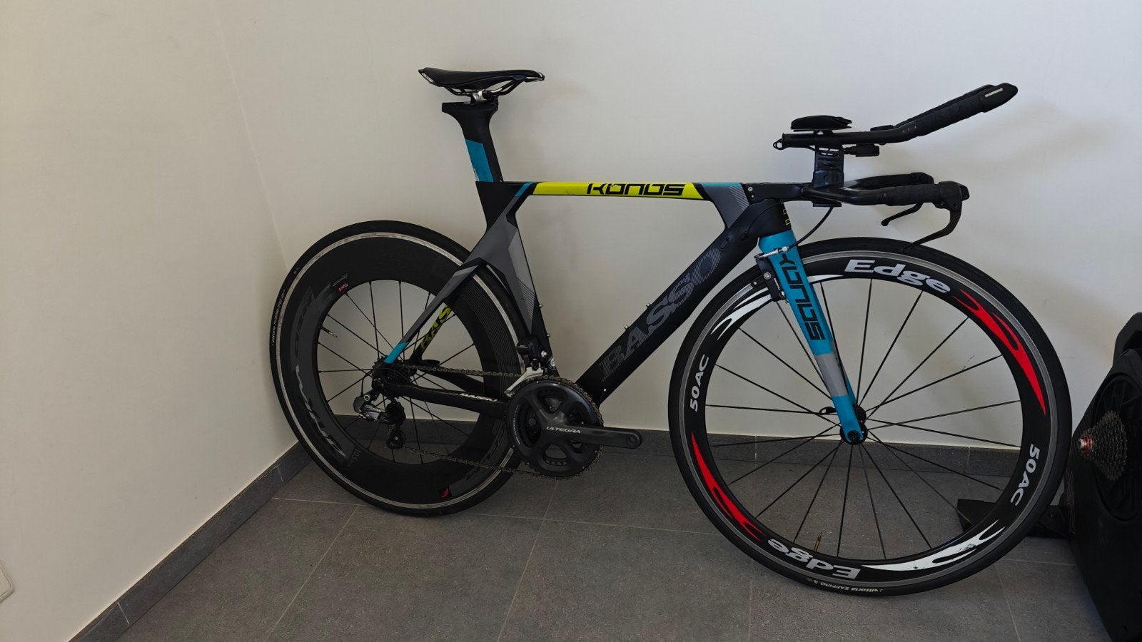 Basso konos TT, Ophalen, Carbon