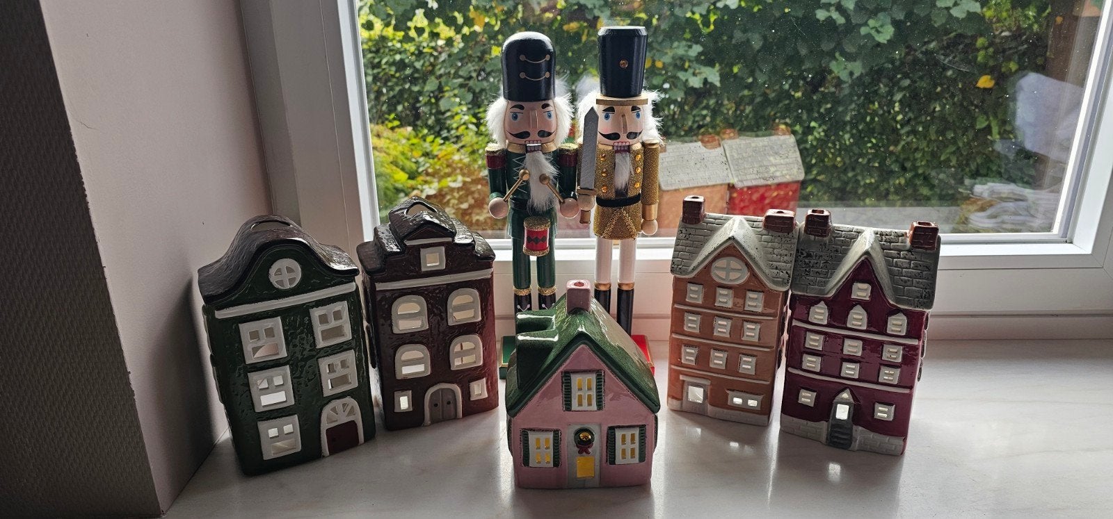 Grand lot de décorations de Noël, boules de Noël et village, Enlèvement