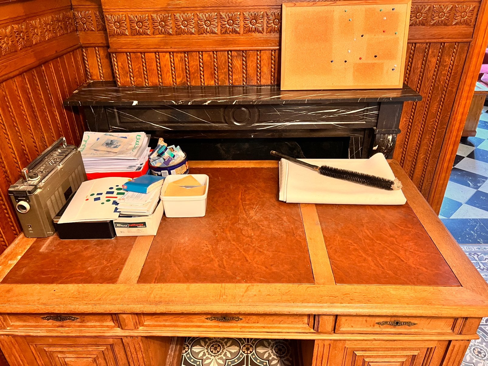 Massieve eiken bureau, Antiek en Kunst, Ophalen