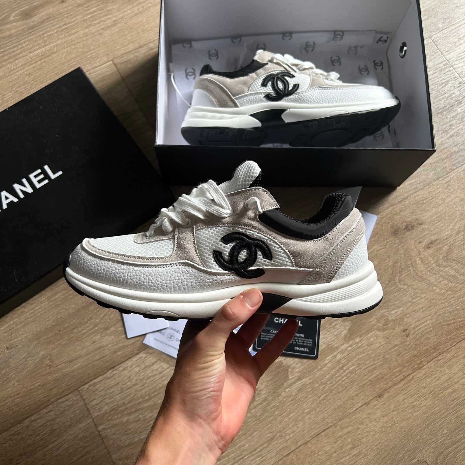 Chaussures de course Chanel taille 43, Neuf, Enlèvement ou Envoi, Blanc, Baskets