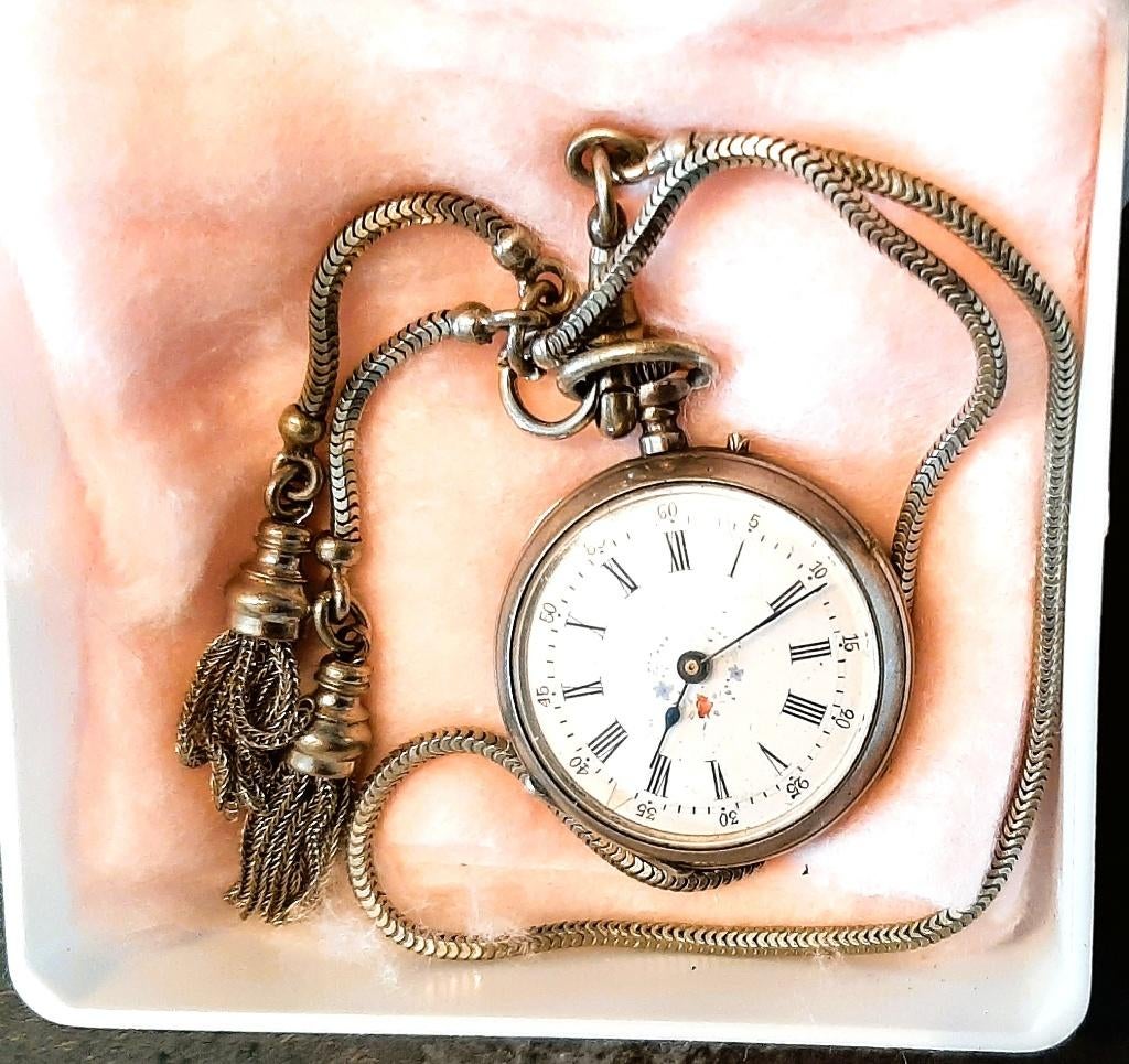 Te koop: Antiek zilveren zakuurwerkje voor dames met ketting, Enlèvement