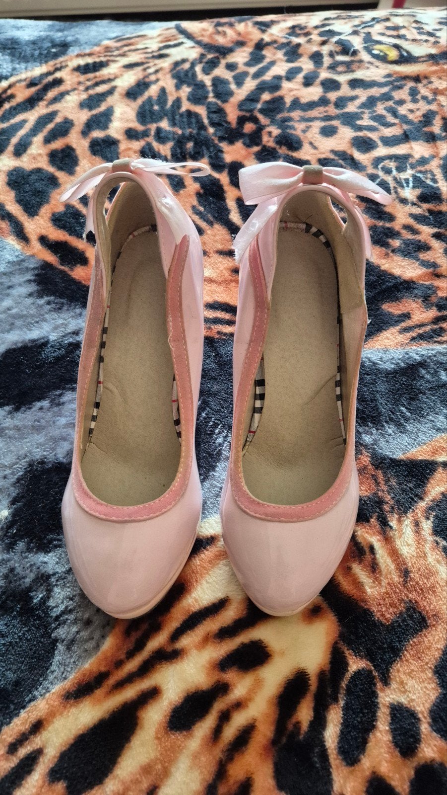 Lichtroze pumps, Kleding | Dames, Schoenen, Ophalen of Verzenden, Zo goed als nieuw, Pumps
