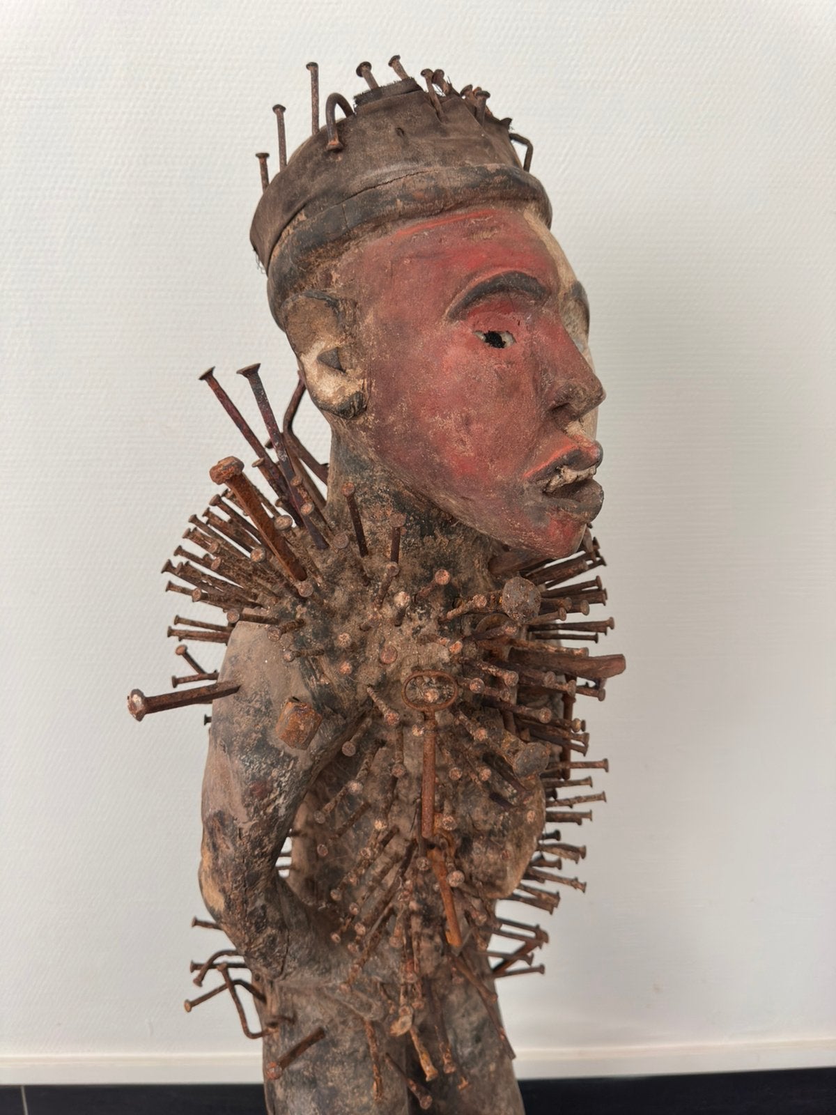 Grande  Bakongo Vili Nkisi Nkondi Fétiche collect. Bakwanga, Antiquités & Art, Rouge, Enlèvement ou Envoi
