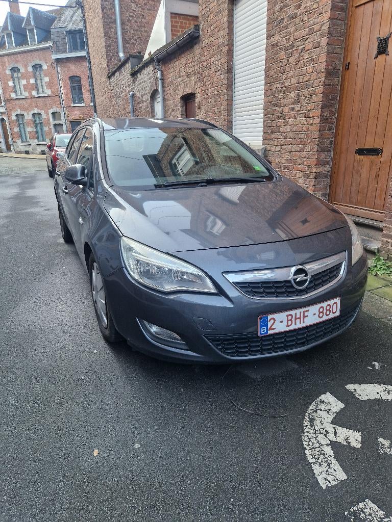 Voiture, Autos, Opel, Particulier, Astra, Diesel, Berline, 5 portes, Boîte manuelle, Noir, Noir, Tissu, Traction avant