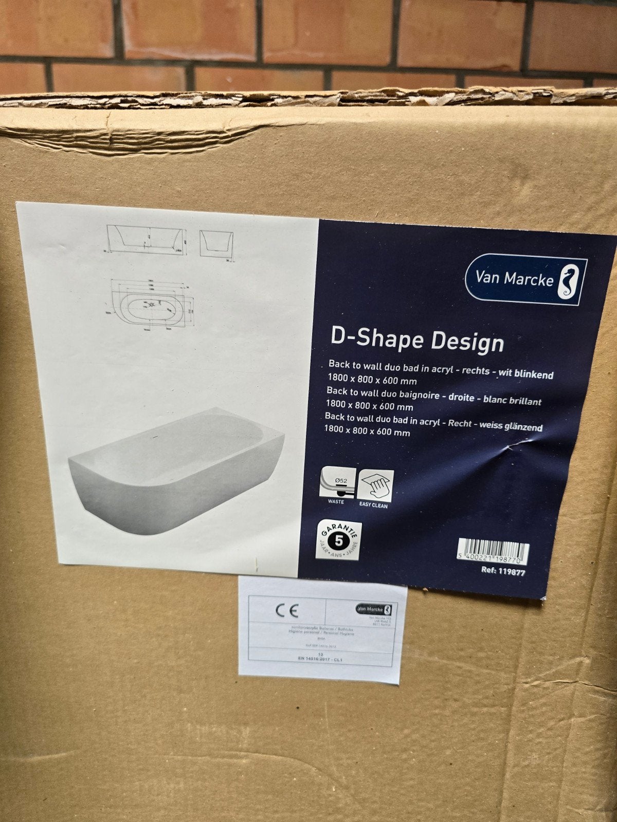 Van Marcke D-shape vrijstaande bad met kleine schade, Bricolage & Construction, Sanitaire, Enlèvement, Neuf, Baignoire