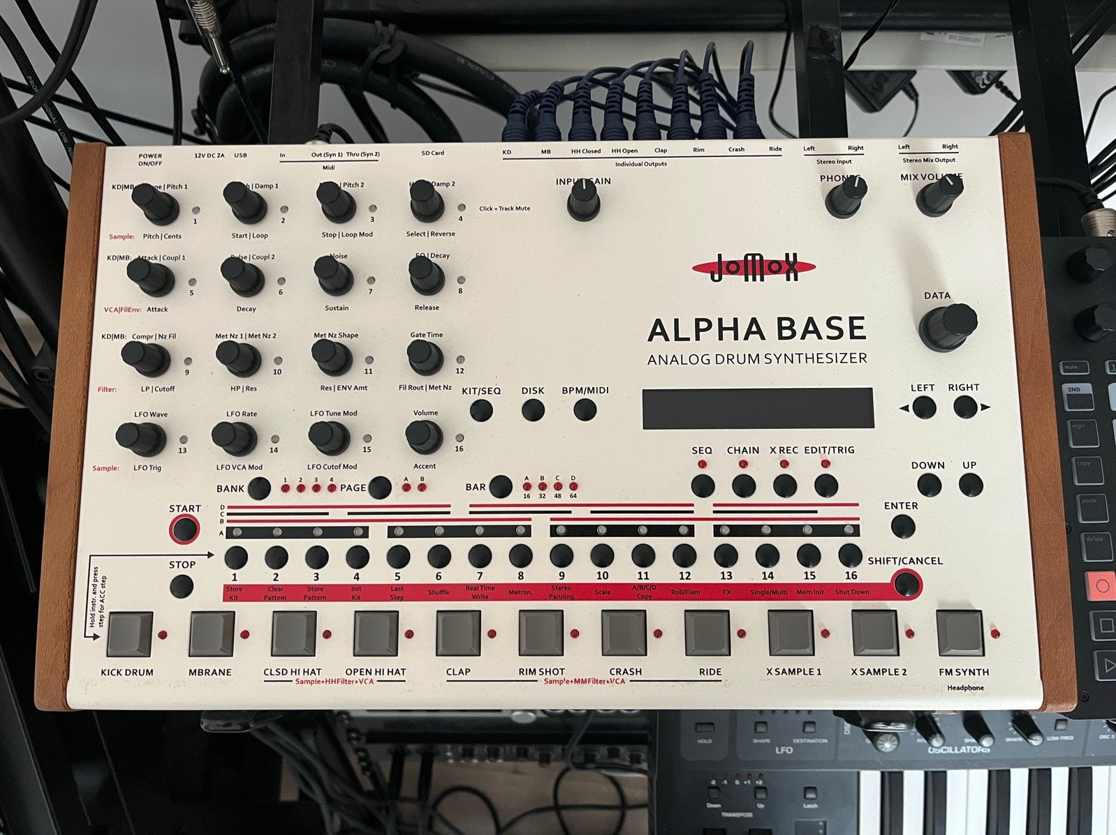 Jomox AlphaBase MK1 + lederen cover, Ophalen of Verzenden, Zo goed als nieuw