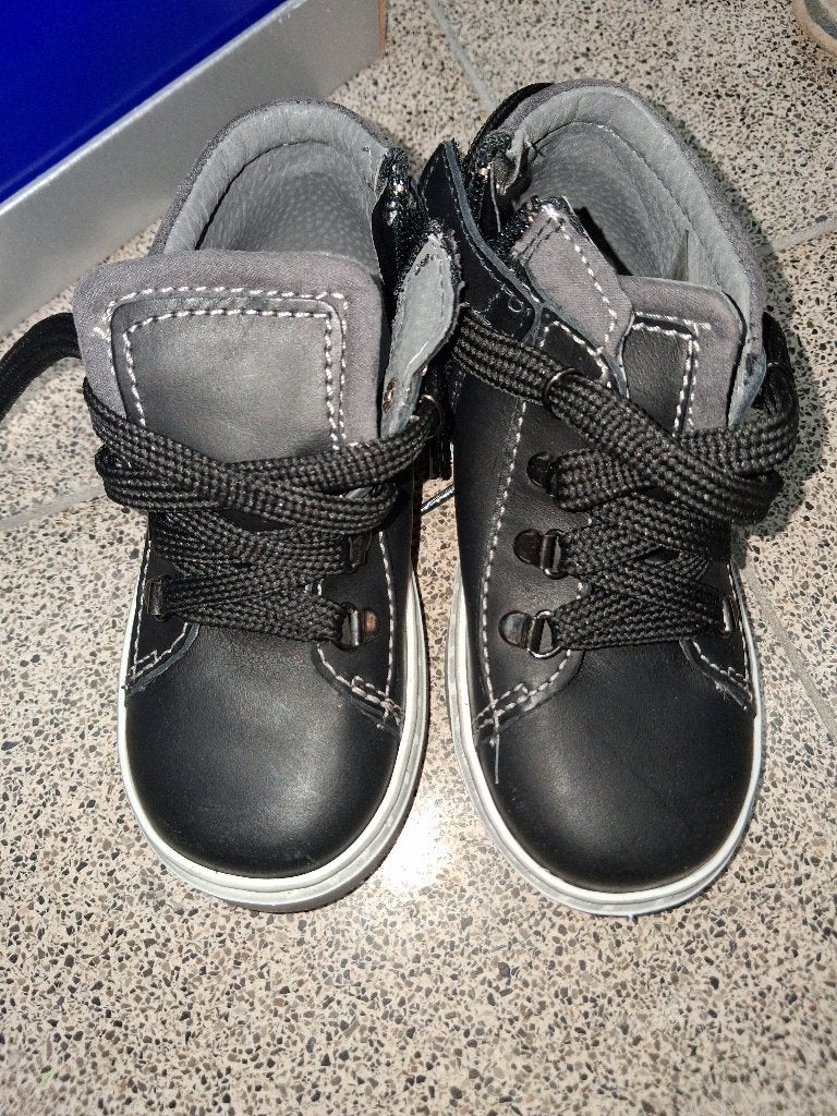 Kinderschoenen, Kinderen en Baby's, Schoenen, Ophalen of Verzenden, Zo goed als nieuw, Jongen