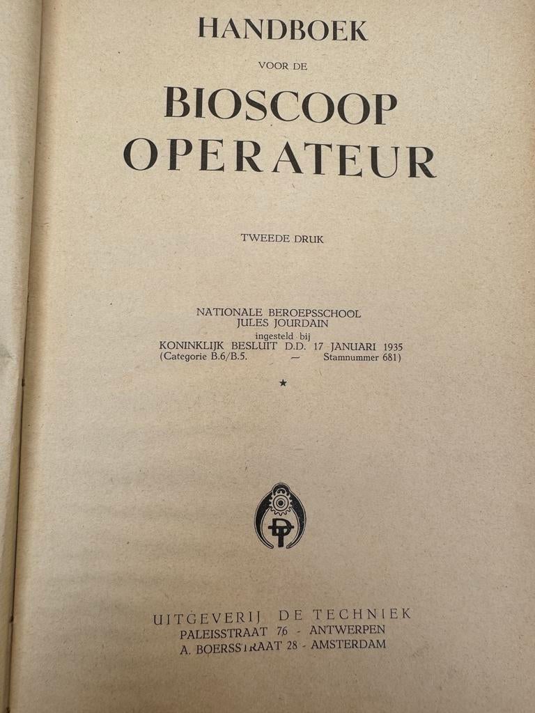 Oud handboek Bioscoop Operator, Ophalen of Verzenden, Zo goed als nieuw