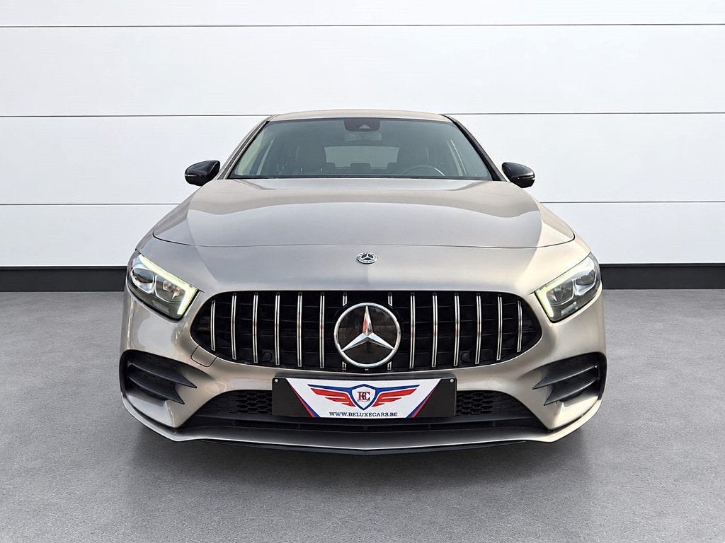 MERCEDES-BENZ A180d*AMG*SEDAN*LED*XENON*LEER*CLIM*GPS*CAMERA, Auto's, 4 deurs, 103 g/km, Bedrijf, 1455 kg