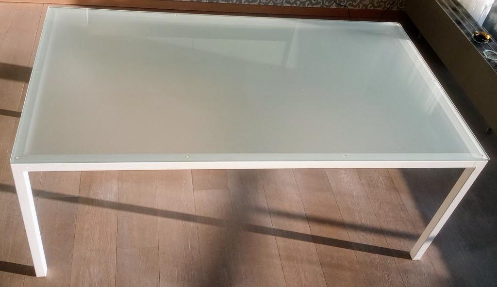 design-tafel wit onderstel, tafelblad van mat glas, Ophalen, Gebruikt, 50 tot 100 cm, 150 tot 200 cm