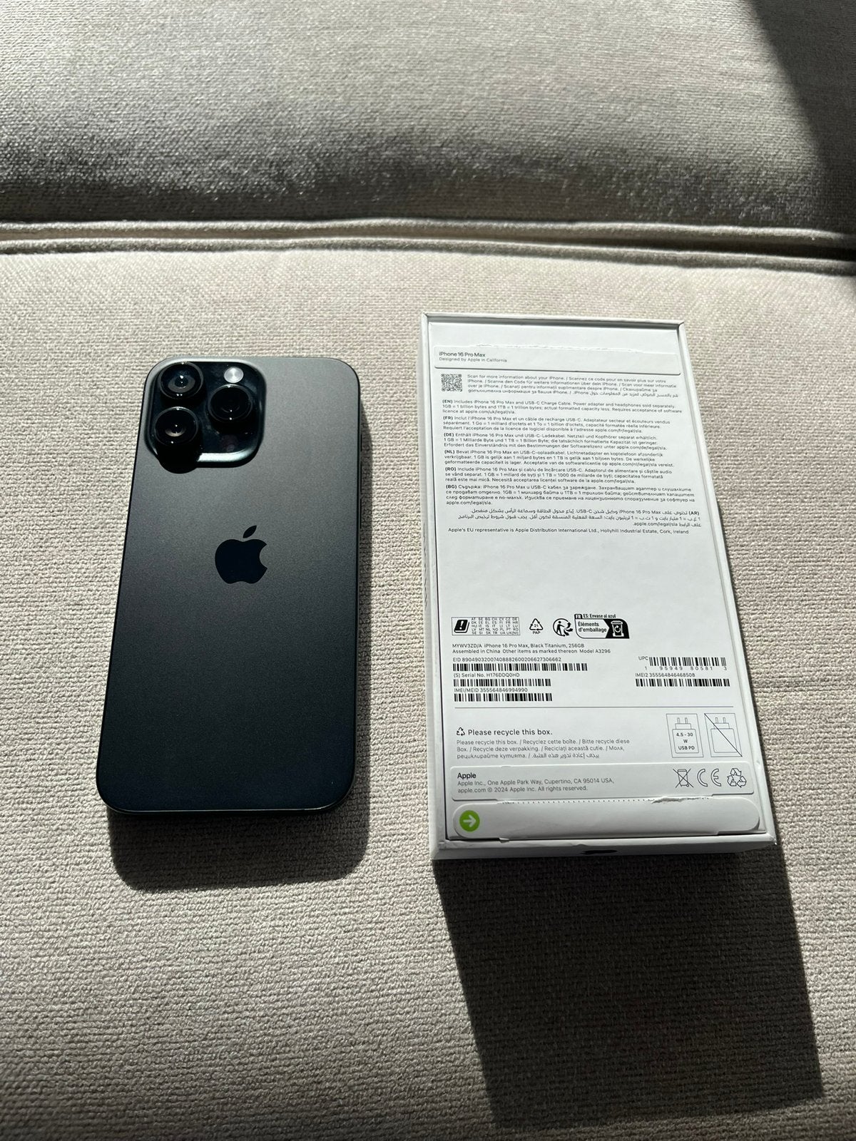 iPhone 16 Pro Max 256 Go noir - Batterie 93% - Excellent, Telecommunicatie, Zwart, IPhone 16 Pro Max, Zo goed als nieuw, 93 %