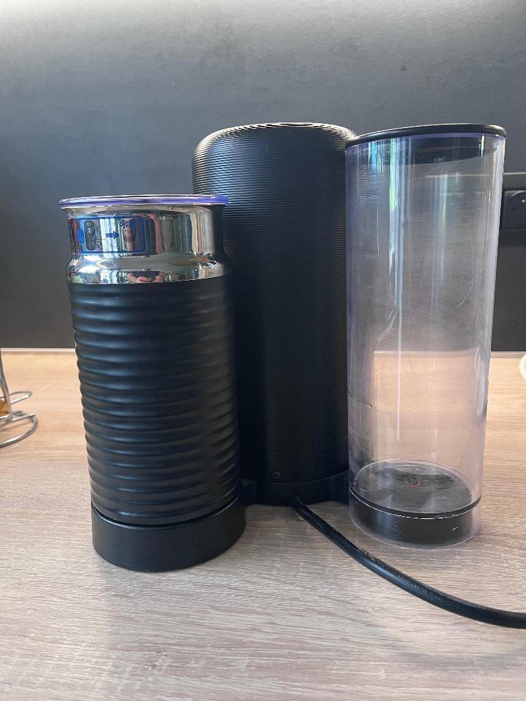 Machine café Nespresso, Electroménager, Machine à espresso, Réservoir d'eau amovible, Enlèvement, Utilisé