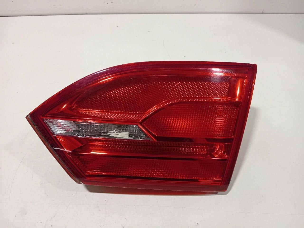 Achterlicht kofferdeksel achterklep rechts Volkswagen Jetta, Auto-onderdelen, Onderdelen@venauto.nl, Van der Ven Autorecycling B.V.
