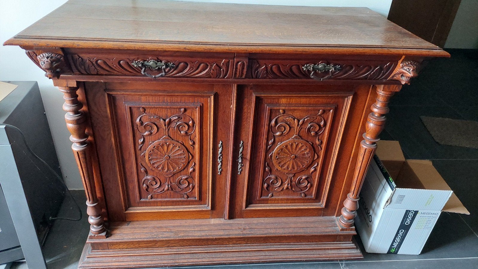 Antieke kast, Ophalen