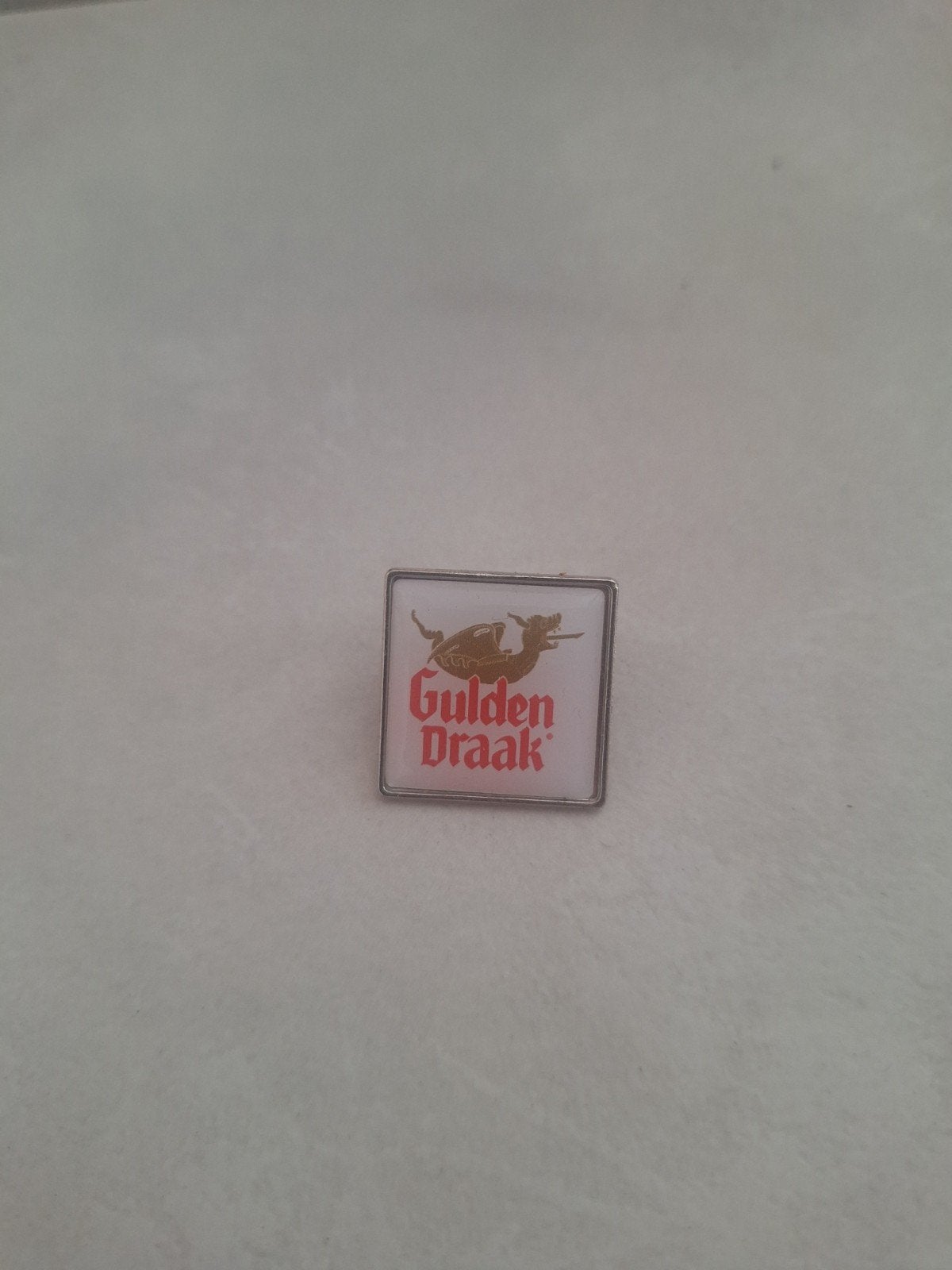 pin Gulden Draak, Collections, Enlèvement ou Envoi, Neuf, Marque, Insigne ou Pin's