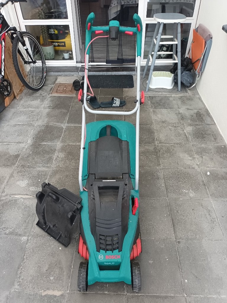 A Vendre TONDEUSE BOSCH ROTAK + Mutching, Jardin & Terrasse, Tondeuses à gazon, Tondeuse rotative, Comme neuf, 30 à 39 cm, Enlèvement