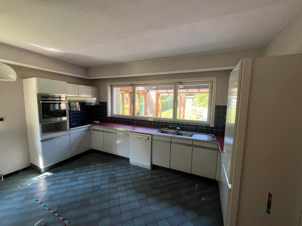 Gratis keuken inclusief toestellen (zelf af te breken), Immo