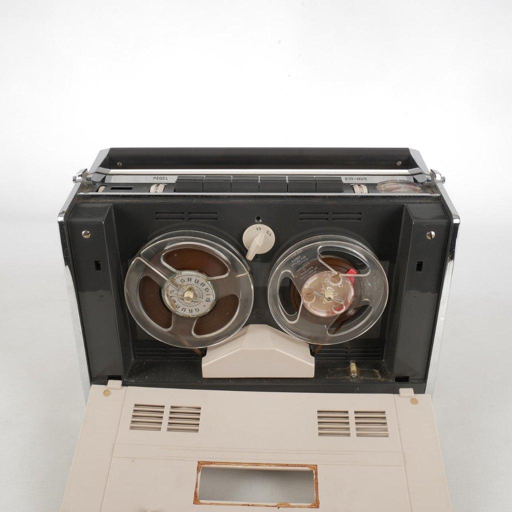 GRUNDIG TK 6 LOT  voor onderdelen of reparatie /5 stuks/, Ophalen, Bandrecorder, Met stofkap