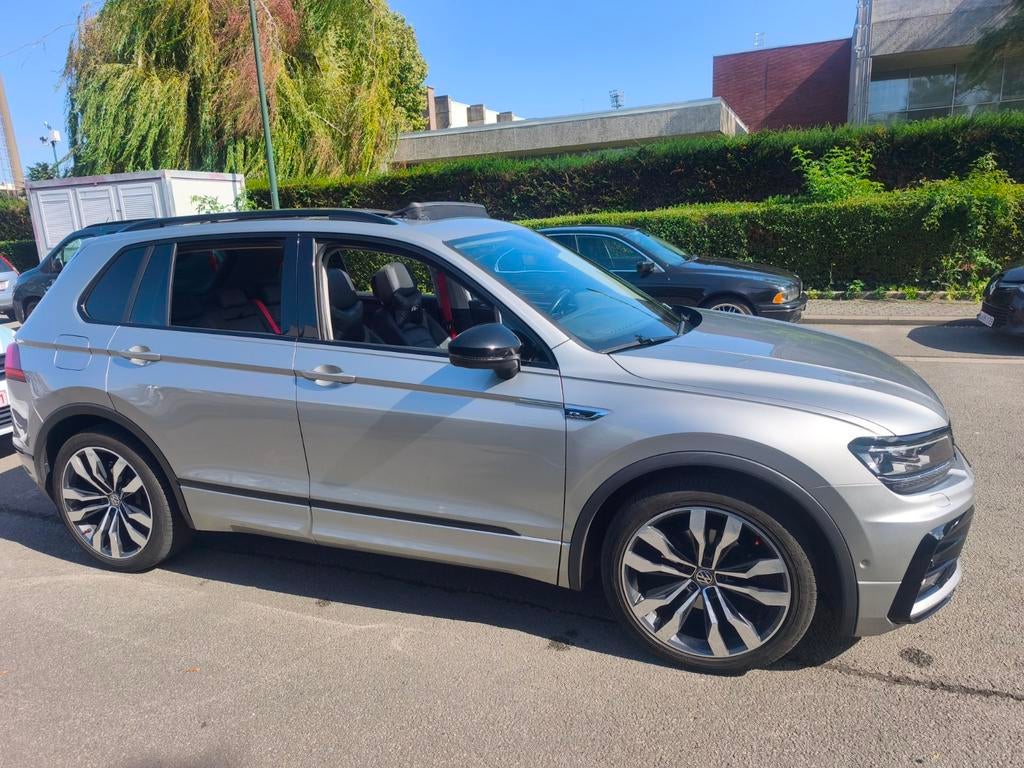 Tiguan R-line 1.4 essence 150cv full options, Auto's, Automaat, Zwart, USB, Zwart