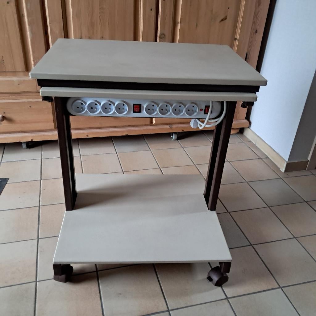 Table pour ordinateur, Informatique & Logiciels, Tables d'ordinateur portable, Comme neuf, Réglable en hauteur, Enlèvement