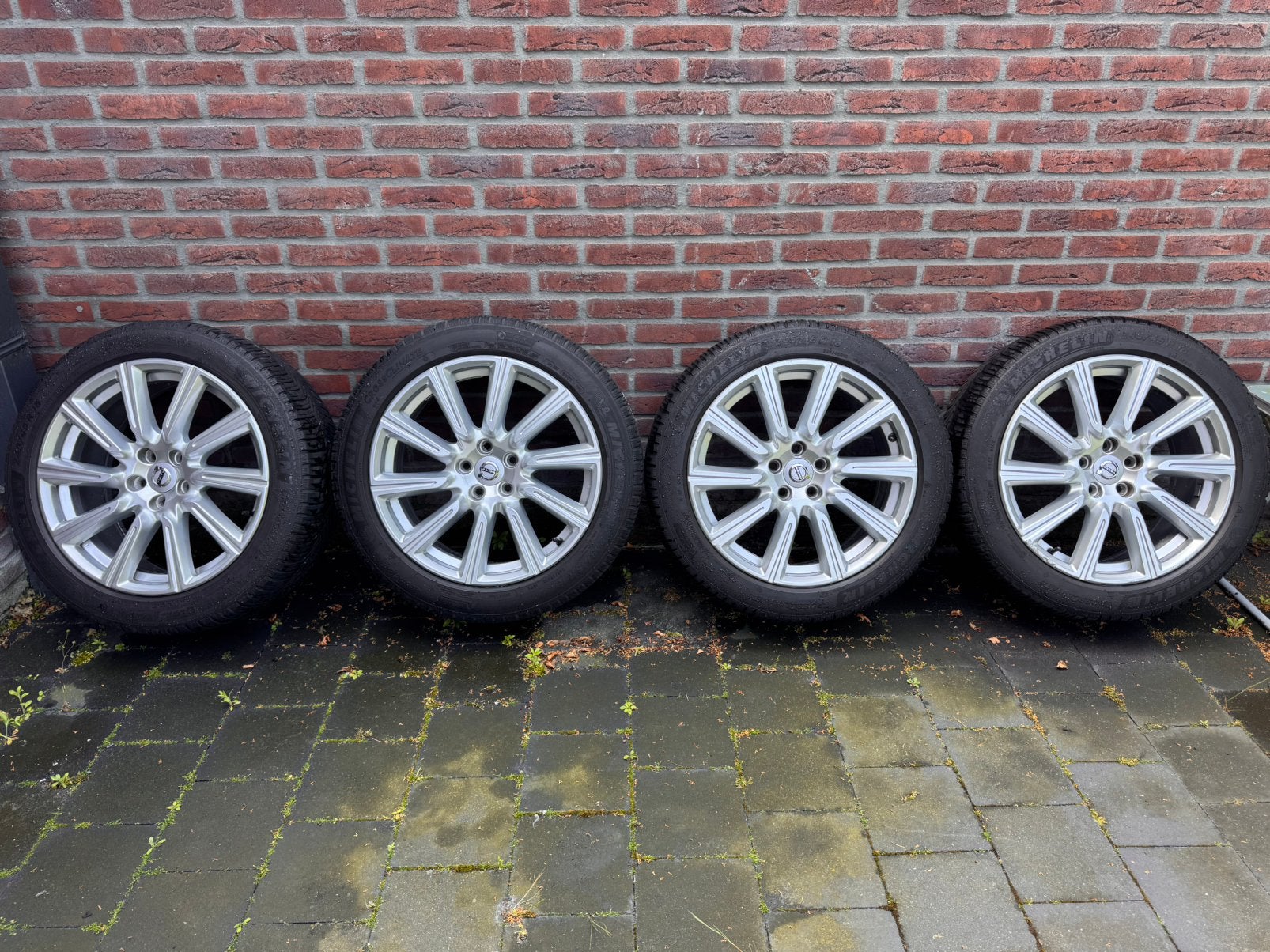 Volvo 245 45 18, Auto-onderdelen, Banden en Velgen, Ophalen, 18 inch, Banden en Velgen, All Season