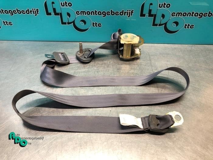 Ceinture de sécurité arrière gauche d'un Toyota Funcruise, -, 3 mois de garantie, Toyota, Utilisé