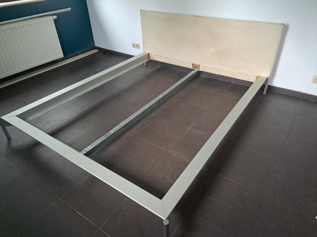 LIT DOUBLE en métal | Ikea Seim, Maison & Meubles, Chambre à coucher | Lits, Utilisé, Deux personnes, 160 cm, 200 cm, Métal, Gris