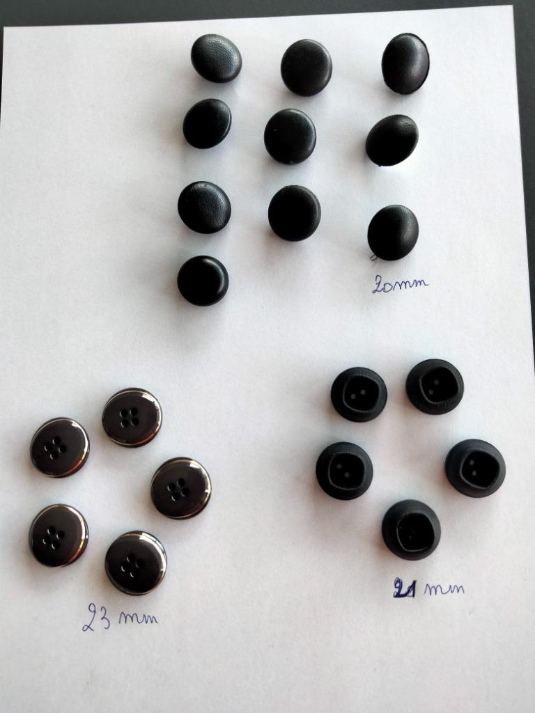 20 Boutons  noirs, Hobby & Loisirs créatifs, Enlèvement ou Envoi, Comme neuf, Bouton ou Boutons
