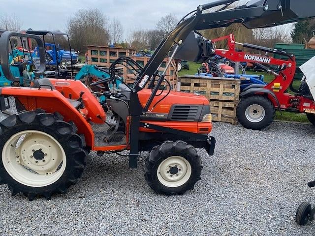 dikke kubota gl280 met voorlader 28pk, Articles professionnels, Stock & Retail | Voitures, Enlèvement