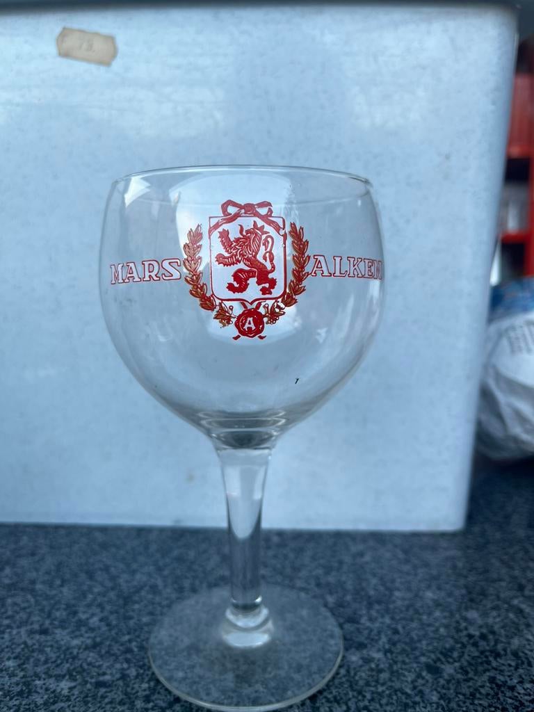 Bierglas op voet Cristal Alken Mars, Verzamelen, Ophalen of Verzenden, Zo goed als nieuw