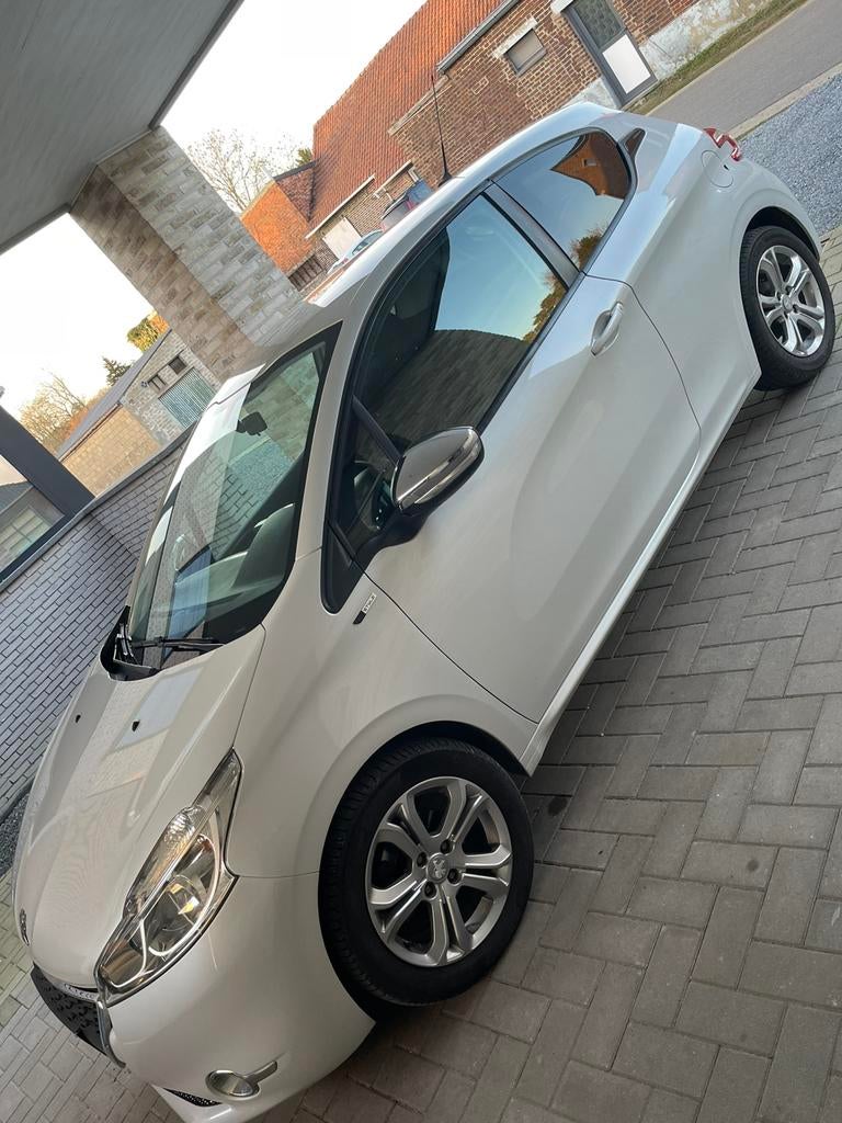 Peugeot 208, Stof, Zwart, Wit, Particulier